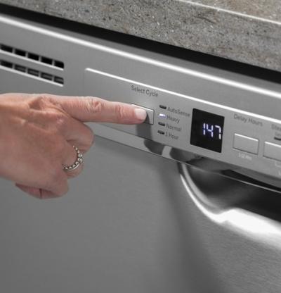 24" GE Built-in Front Control Dishwasher In Stainless Steel - GDF510PSMSS